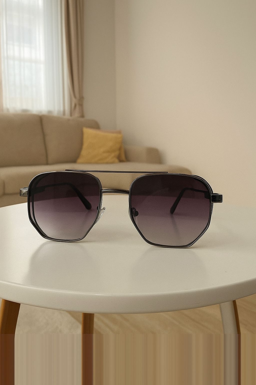 Meeran polo sunglasses with blue gradient lenses and a black/blackframe, featuring UV protection